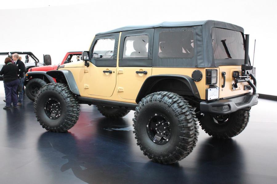  Jeep Wrangler Sand Trooper II Concept 2013 года  (фото 12 из 20)